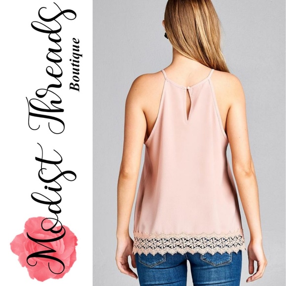 ⚡️Sale⚡️ Halter Neck W/Button Crochet Lace Hem - Picture 3 of 4